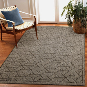 Liora Manne Carmel Pyramid Indoor Outdoor Rug Black