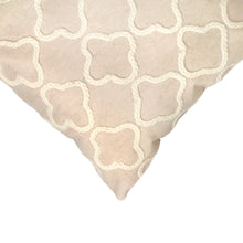Load image into Gallery viewer, Liora Manne Visions I Crochet Tile Indoor Outdoor Decorative Pillow White