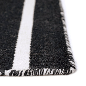 Liora Manne Sorrento Pinstripe Indoor Outdoor Area Rug Black