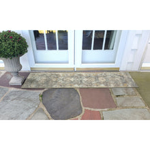 Load image into Gallery viewer, Liora Manne Marina Kashan Indoor Outdoor Area Rug Grey