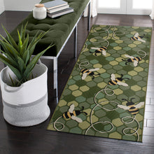 Load image into Gallery viewer, Liora Manne Esencia Bee Free Indoor Outdoor Mat Green