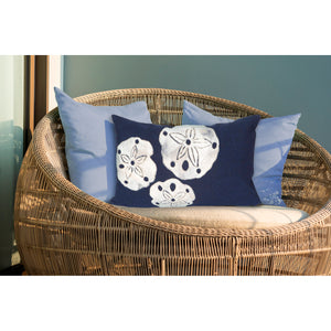 Liora Manne Visions I Sand Dollar Indoor Outdoor Decorative Pillow Navy