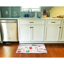 Load image into Gallery viewer, Liora Manne Illusions Peck The Halls Indoor Outdoor Mat Snow